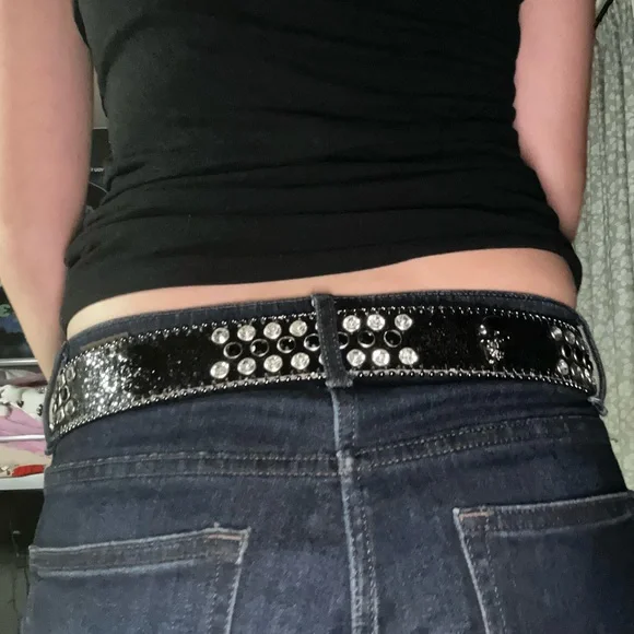 Black Skull Studded Rhinestone Belt - Picture 3 of 7